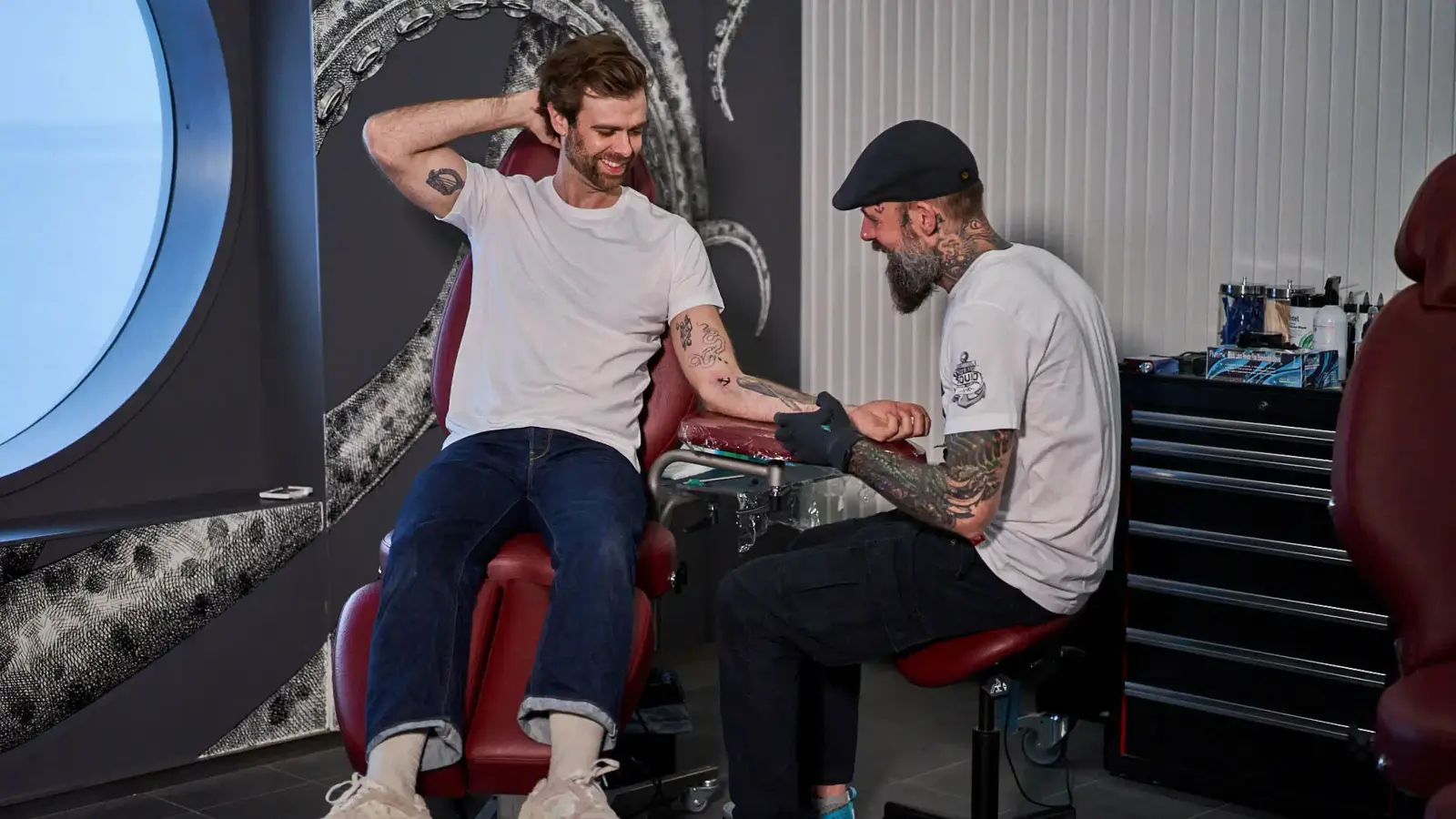 Estudio de tatuajes Squid Ink a bordo